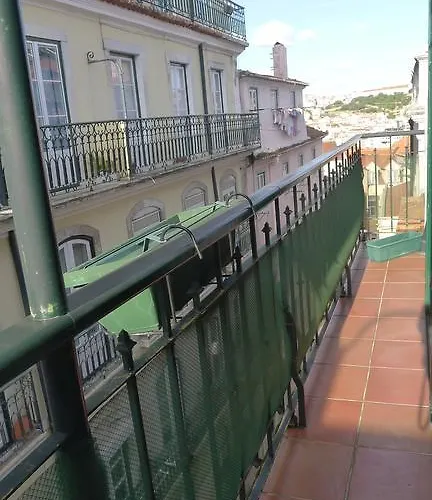 Terrace View In Chiado Apartamento